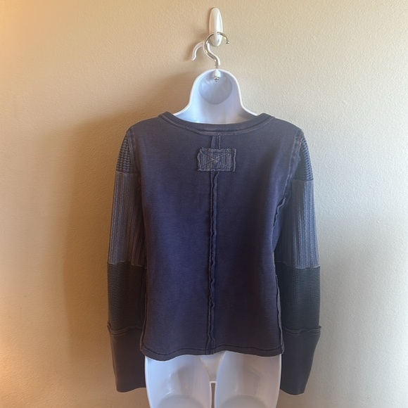 Oli & Hali Button Front Henley Top Long Sleeves Navy Womens Size Medium - Picture 7 of 15